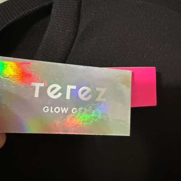 Terez Women’s NWT Colorblock Black Sweatshirt with Reflective Trim Size Small - Picture 10 of 13